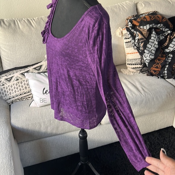 Mac & Jac | Long Sleeved Ruffle Detail Burnout Tee - Picture 3 of 5
